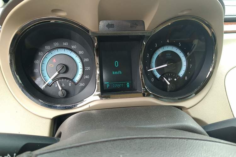 Used Buick LaCrosse 2011 2.4L SIDI Elegant Edition Instrument Cluster