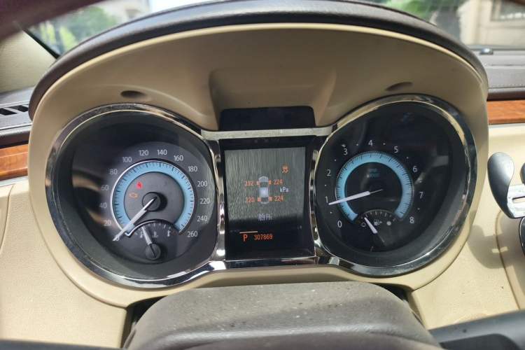 Used Buick LaCrosse 2011 2.4L SIDI Luxury Edition Instrument Cluster