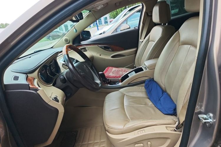 Used Buick LaCrosse 2011 2.4L SIDI Luxury Edition Left Front Seat