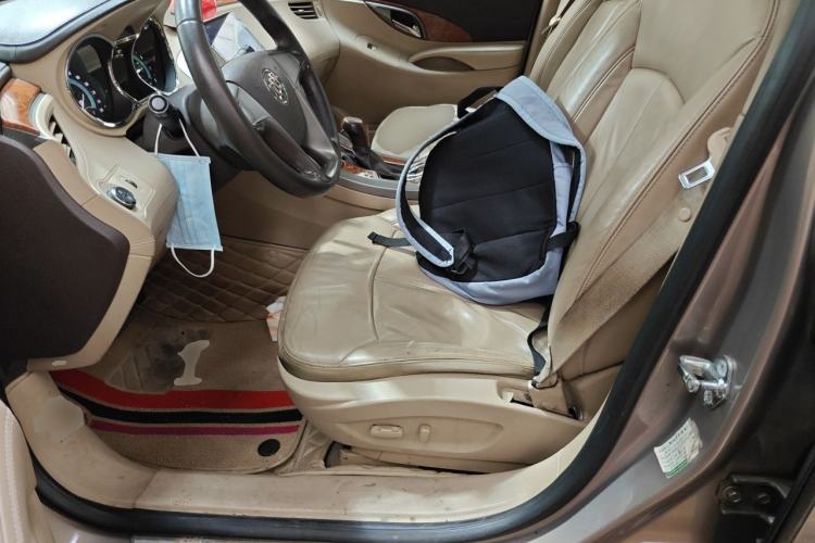 Used Buick LaCrosse 2011 2.4L SIDI Elegant Edition Left Front Seat