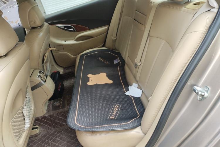 Used Buick LaCrosse 2011 2.4L SIDI Elegant Edition Left Rear Seat