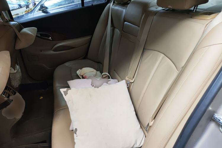 Used Buick LaCrosse 2011 2.4L SIDI Elegant Edition Left Rear Seat