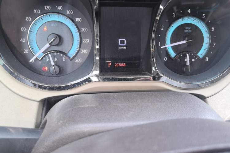 Used Buick LaCrosse 2011 2.4L SIDI Haoya Edition Odometer Close Up