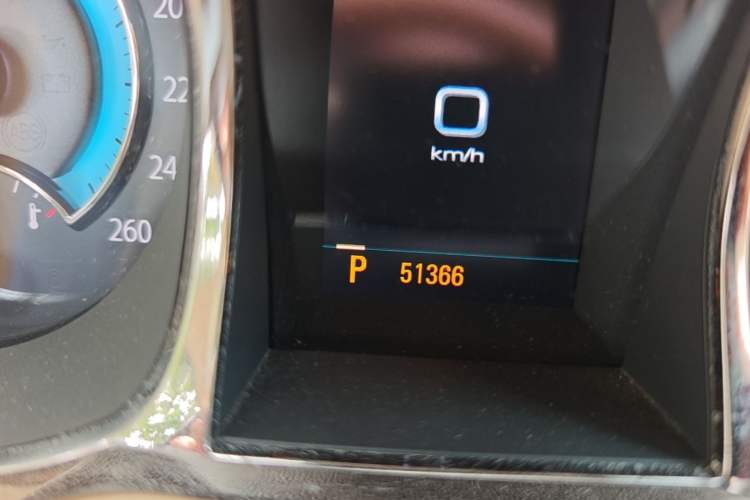 Used Buick LaCrosse 2011 2.4L SIDI Luxury Edition Odometer Close Up