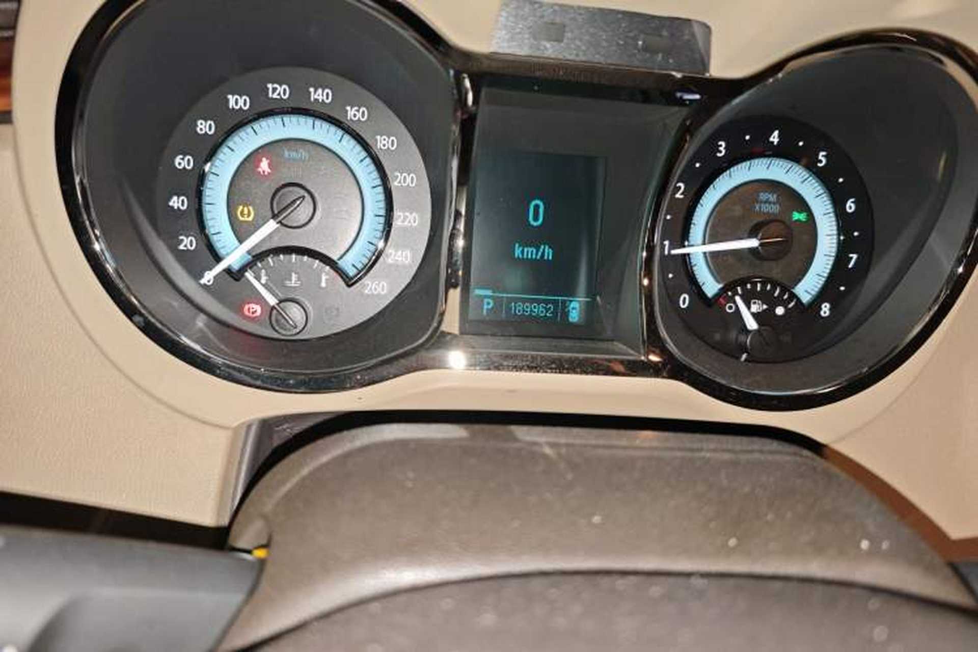 Used Buick LaCrosse 2011 2.4L SIDI Elegant Edition Odometer Close Up