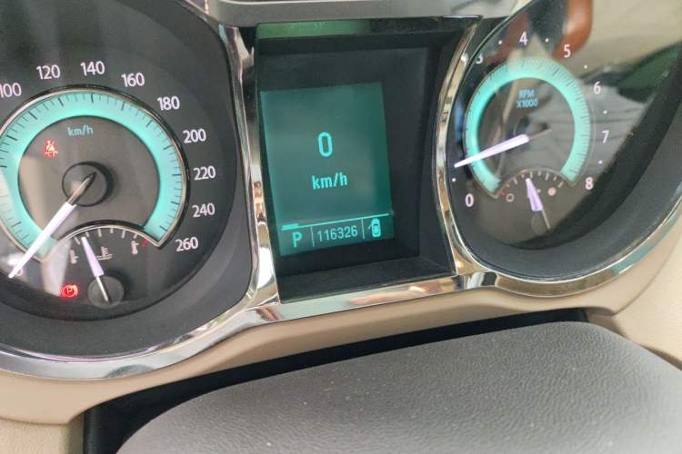 Used Buick LaCrosse 2011 2.4L SIDI Elegant Edition Odometer Close Up