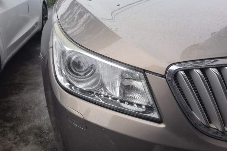 Used Buick LaCrosse 2011 2.4L SIDI Haoya Edition Right Front Headlight