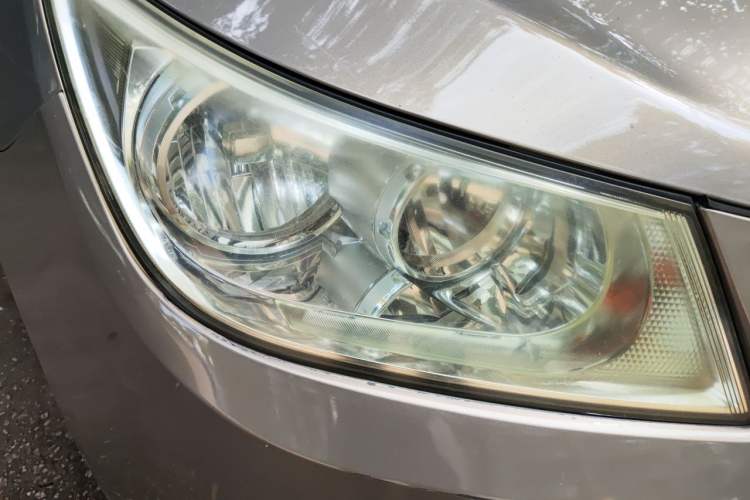 Used Buick LaCrosse 2011 2.4L SIDI Elegant Edition Right Front Headlight