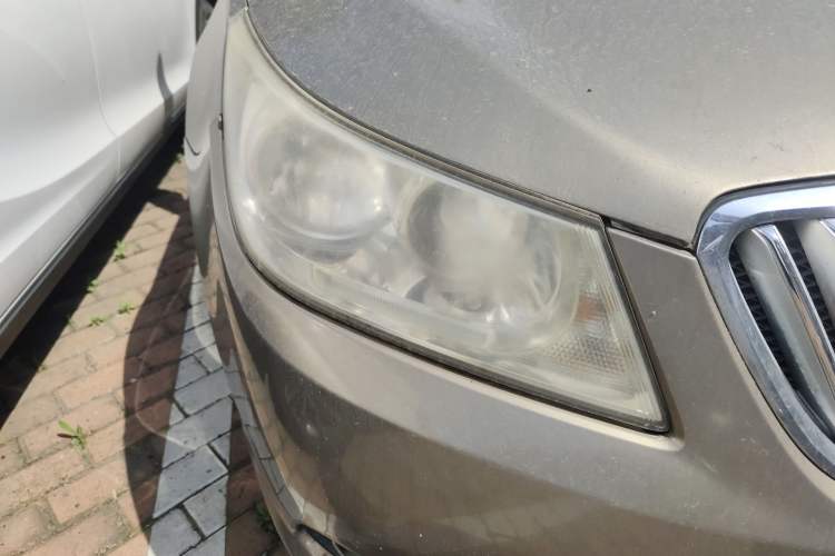 Used Buick LaCrosse 2011 2.4L SIDI Elegant Edition Right Front Headlight