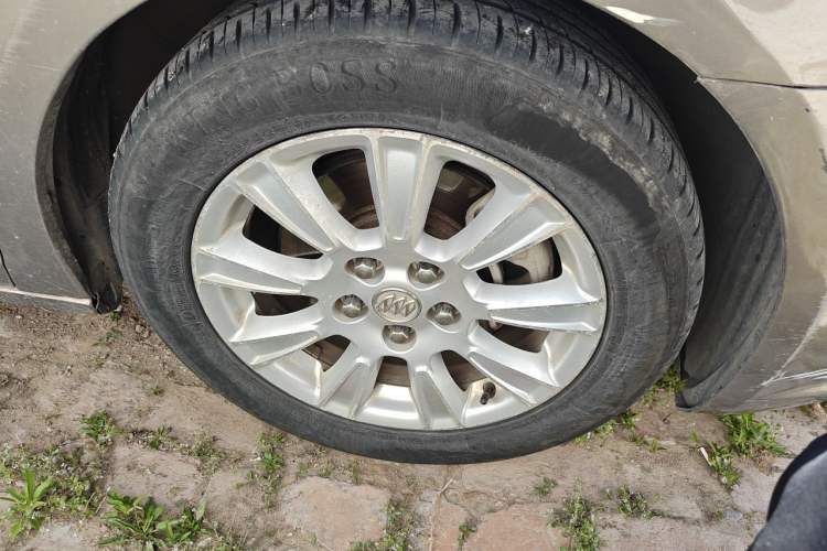 Used Buick LaCrosse 2011 2.4L SIDI Haoya Edition Right Front Wheel Hub