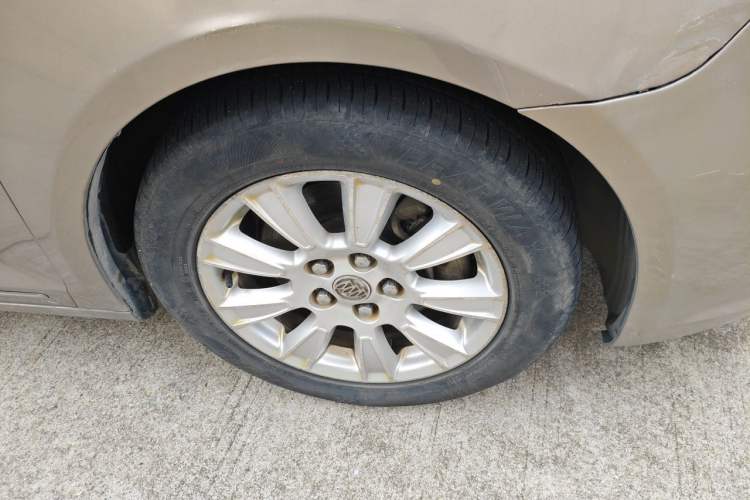 Used Buick LaCrosse 2011 eAssist 2.4L Elegance Edition Right Front Wheel Hub