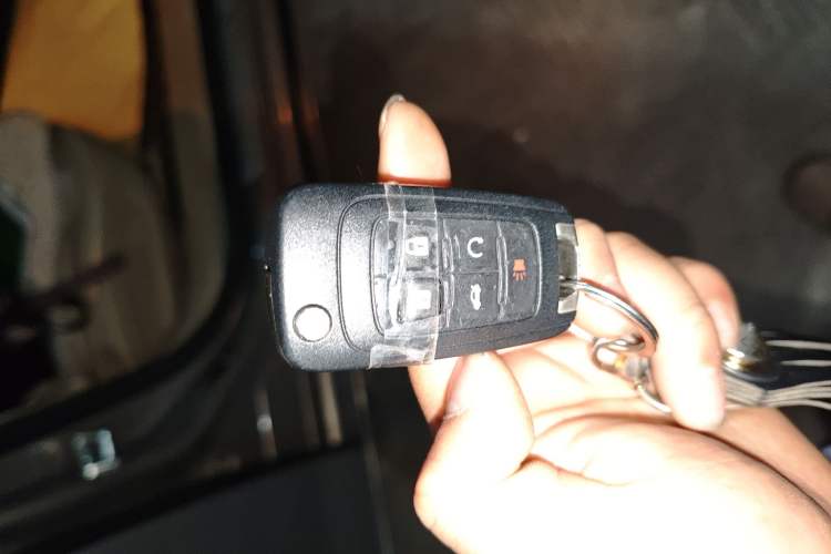 Used Buick LaCrosse 2011 2.4L SIDI Haoya Edition Vehicle Key