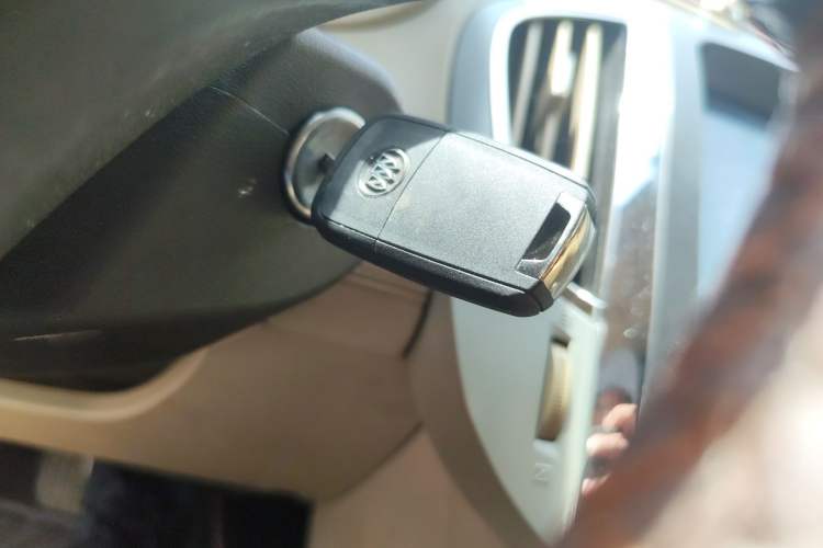 Used Buick LaCrosse 2011 2.4L SIDI Elegant Edition Vehicle Key