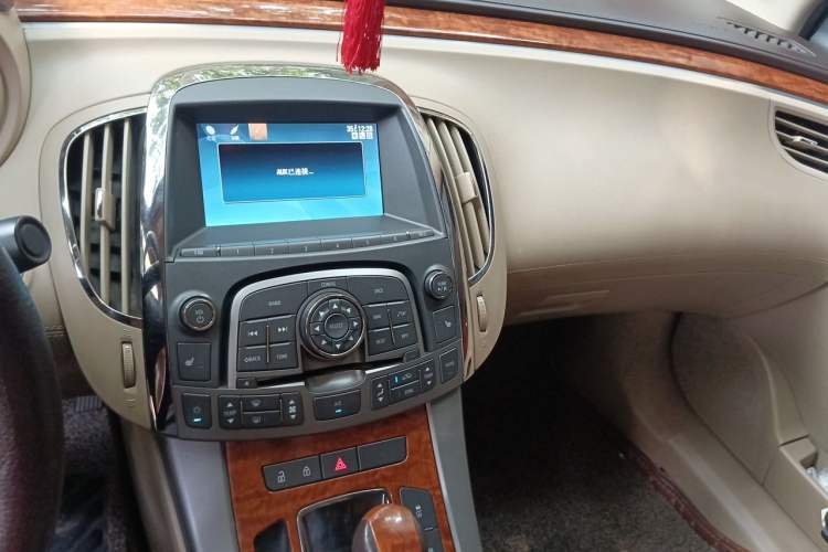 Used Buick LaCrosse 2012 2.4L SIDI Haoya Edition Audio And AC Panel