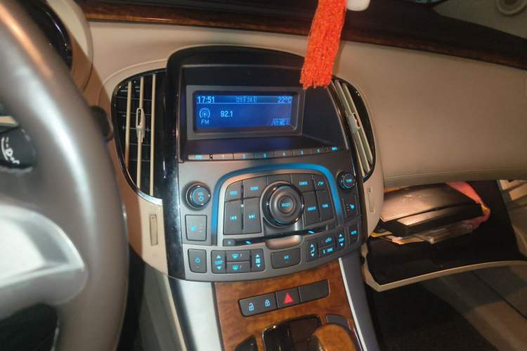 Used Buick LaCrosse 2012 2.4L SIDI Elegant Edition Audio And AC Panel