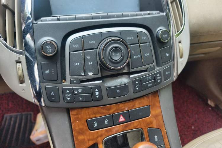 Used Buick LaCrosse 2012 2.4L SIDI Elegant Edition Audio And AC Panel