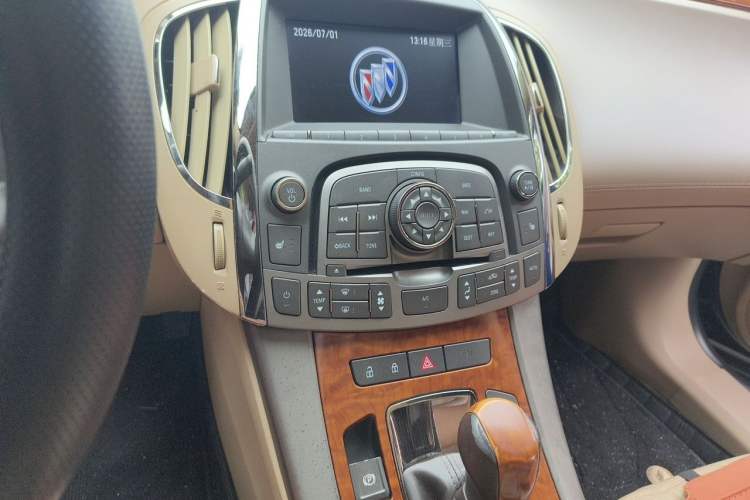 Used Buick LaCrosse 2012 2.4L SIDI Haoya Edition Audio And AC Panel