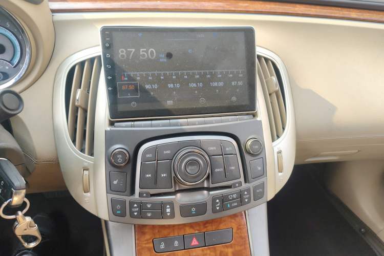 Used Buick LaCrosse 2012 2.0T Haoya Edition Audio And AC Panel