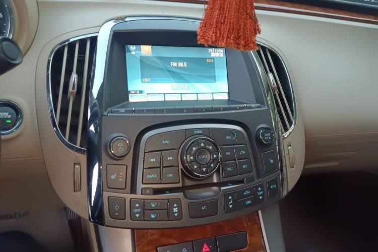 Used Buick LaCrosse 2012 2.4L SIDI Haoya Edition Audio And AC Panel