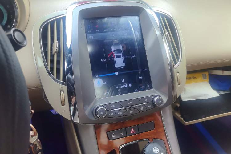 Used Buick LaCrosse 2012 2.4L SIDI Comfort Edition Audio And AC Panel
