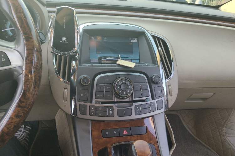 Used Buick LaCrosse 2012 2.4L SIDI Haoya Edition Audio And AC Panel