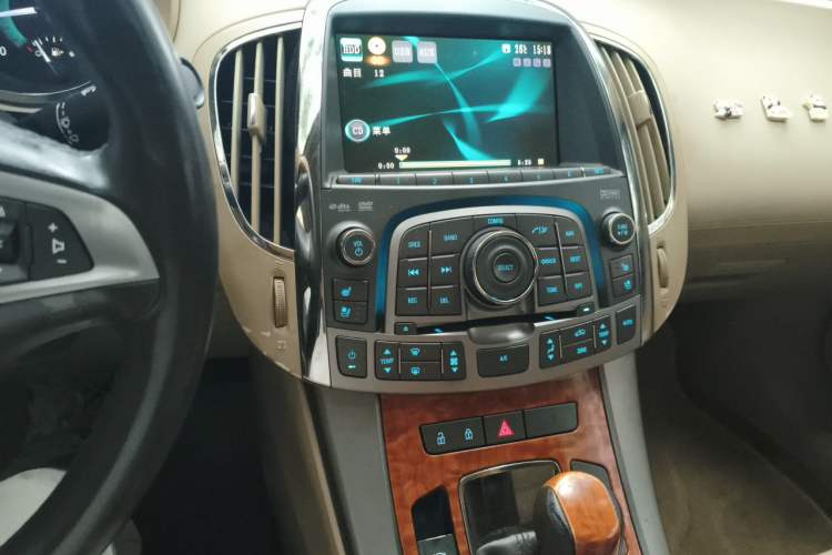 Used Buick LaCrosse 2012 2.4L SIDI Luxury Edition Audio And AC Panel