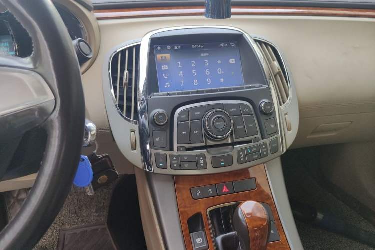 Used Buick LaCrosse 2012 2.4L SIDI Elegant Edition Audio And AC Panel