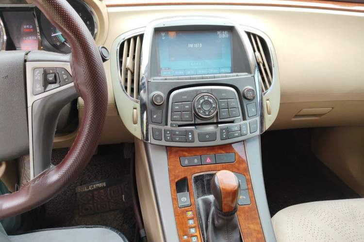Used Buick LaCrosse 2012 2.4L SIDI Haoya Edition Audio And AC Panel