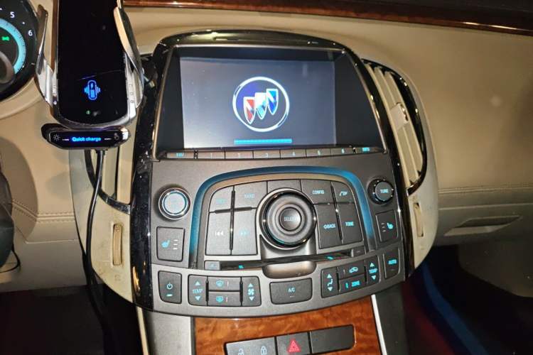 Used Buick LaCrosse 2012 2.4L SIDI Elegant Edition Audio And AC Panel