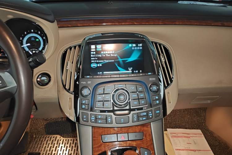 Used Buick LaCrosse 2012 2.4L SIDI Luxury Edition Audio And AC Panel
