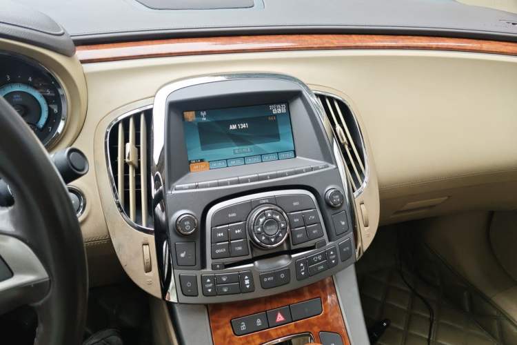 Used Buick LaCrosse 2012 eAssist 2.4L Luxury Edition Audio And AC Panel
