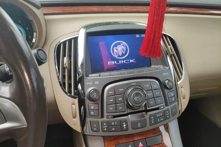 Used Buick LaCrosse 2012 2.4L SIDI Luxury Edition Audio And AC Panel