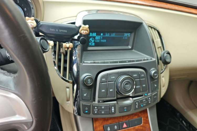 Used Buick LaCrosse 2012 2.4L SIDI Elegant Edition Audio And AC Panel
