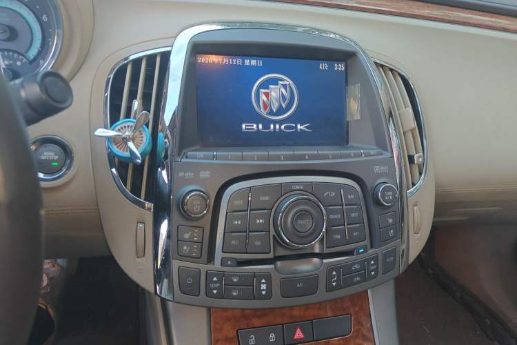 Used Buick LaCrosse 2012 2.4L SIDI Haoya Edition Audio And AC Panel