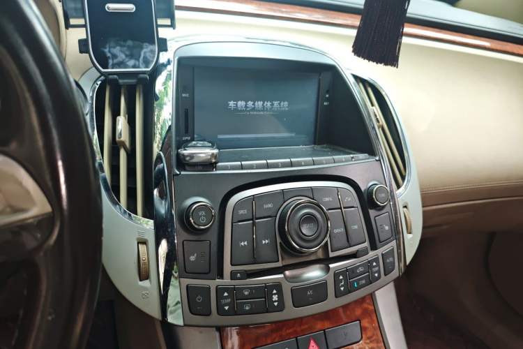 Used Buick LaCrosse 2012 2.4L SIDI Elegant Edition Audio And AC Panel
