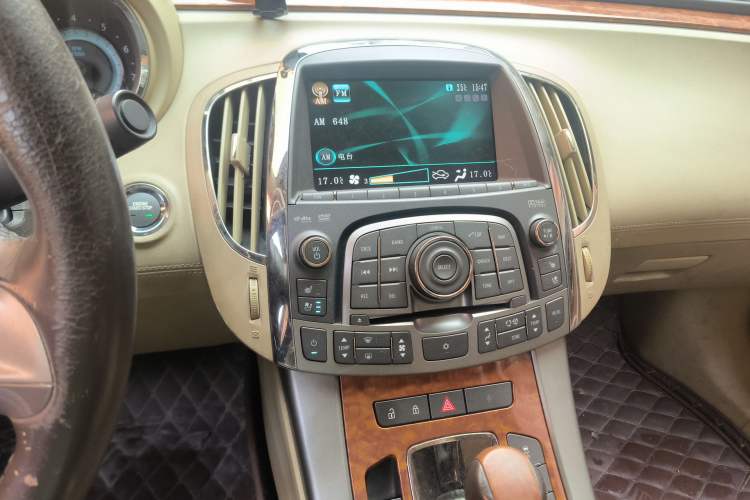 Used Buick LaCrosse 2012 2.4L SIDI Luxury Edition Audio And AC Panel