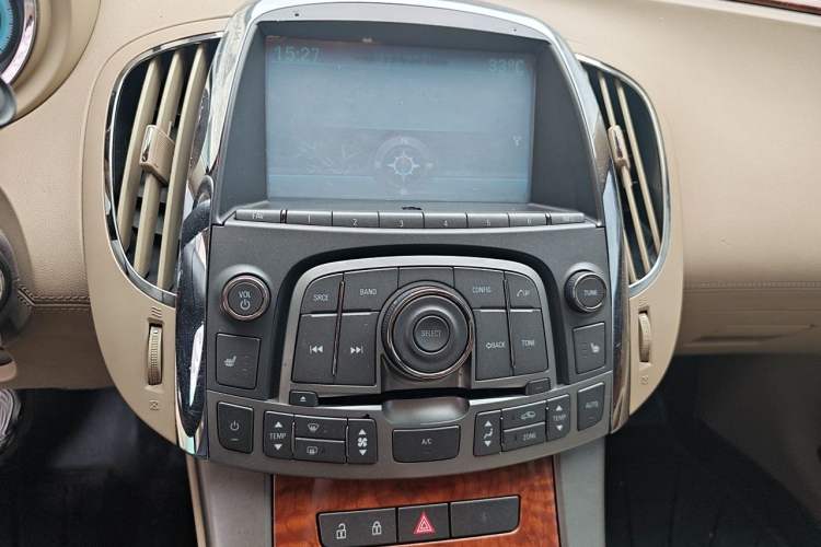 Used Buick LaCrosse 2012 2.4L SIDI Comfort Edition Audio And AC Panel