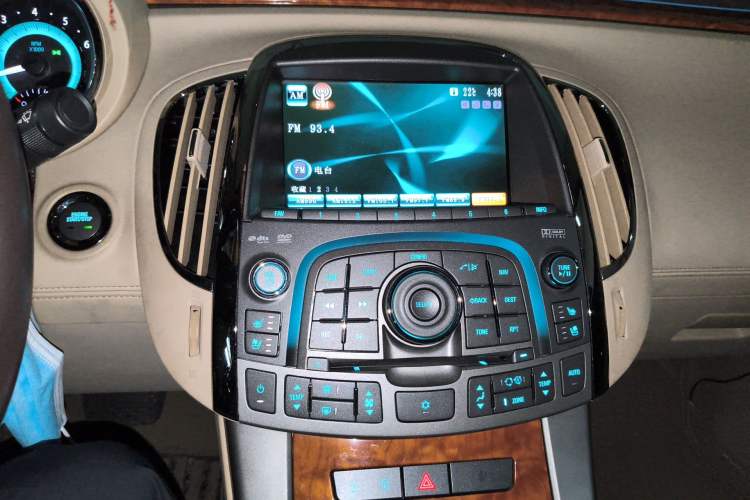 Used Buick LaCrosse 2012 2.4L SIDI Luxury Edition Audio And AC Panel