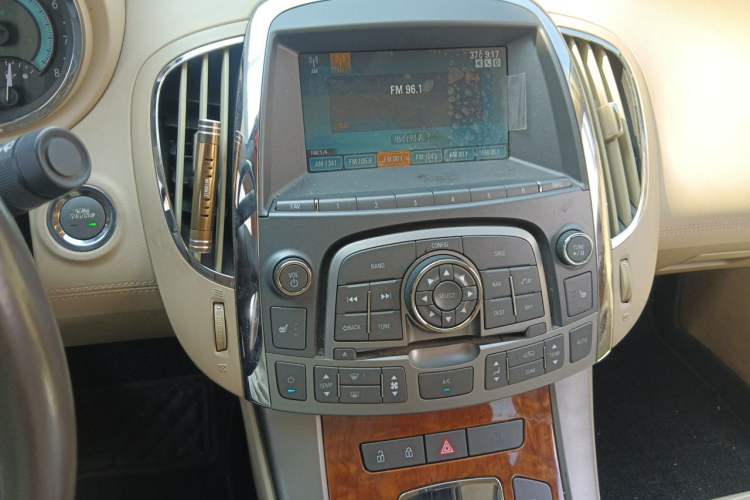 Used Buick LaCrosse 2012 2.4L SIDI Haoya Edition Audio And AC Panel
