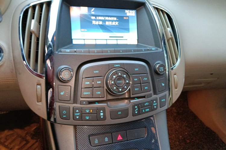 Used Buick LaCrosse 2012 2.4L SIDI Elegant Edition Audio And AC Panel
