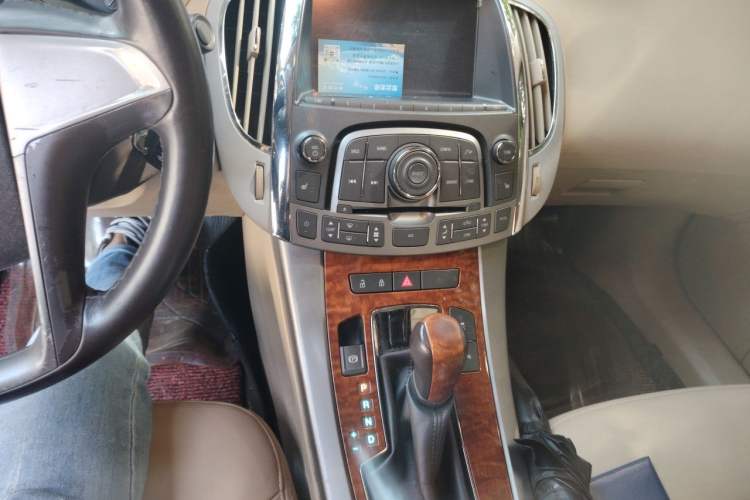 Used Buick LaCrosse 2012 2.4L SIDI Comfort Edition Audio And AC Panel