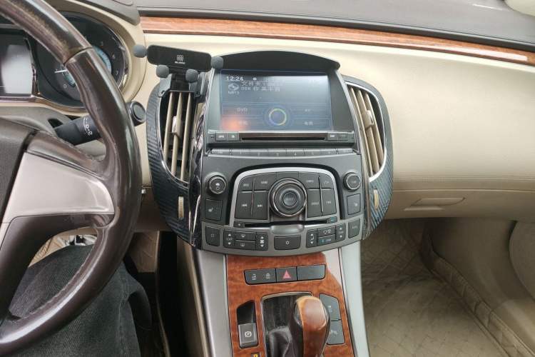 Used Buick LaCrosse 2012 2.4L SIDI Elegant Edition Audio And AC Panel