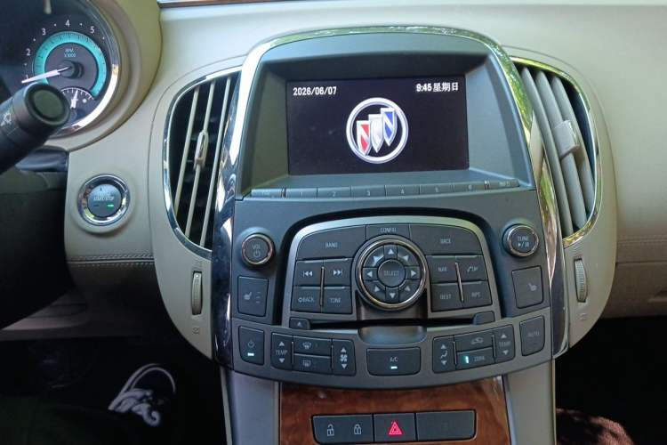 Used Buick LaCrosse 2012 2.4L SIDI Haoya Edition Audio And AC Panel