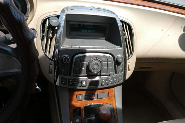 Used Buick LaCrosse 2012 2.4L SIDI Elegant Edition Audio And AC Panel