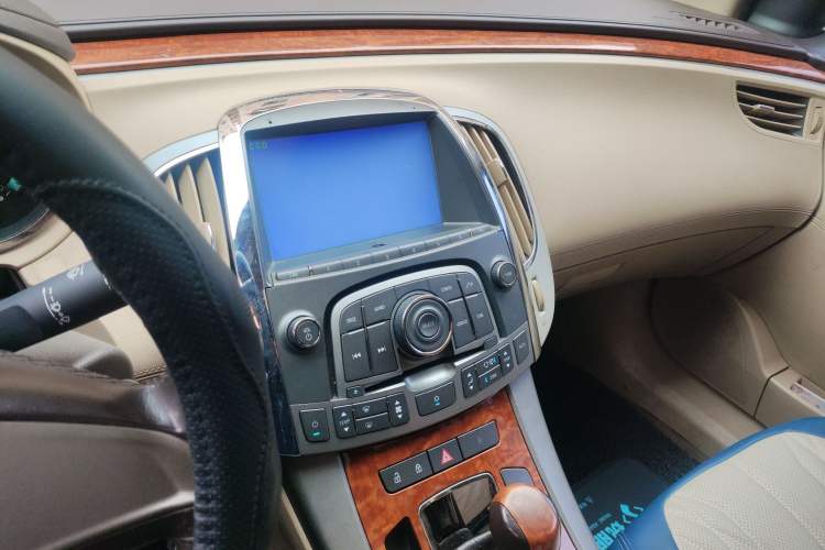 Used Buick LaCrosse 2012 2.4L SIDI Comfort Edition Audio And AC Panel