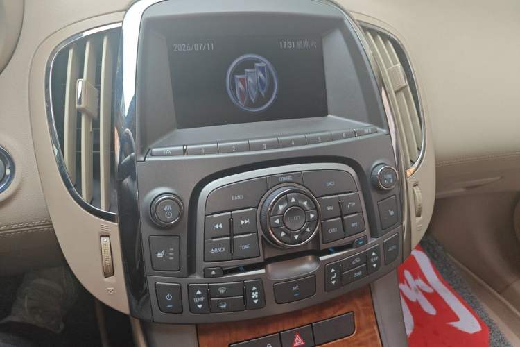 Used Buick LaCrosse 2012 2.4L SIDI Luxury Edition Audio And AC Panel