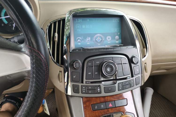 Used Buick LaCrosse 2012 2.4L SIDI Elegant Edition Audio And AC Panel