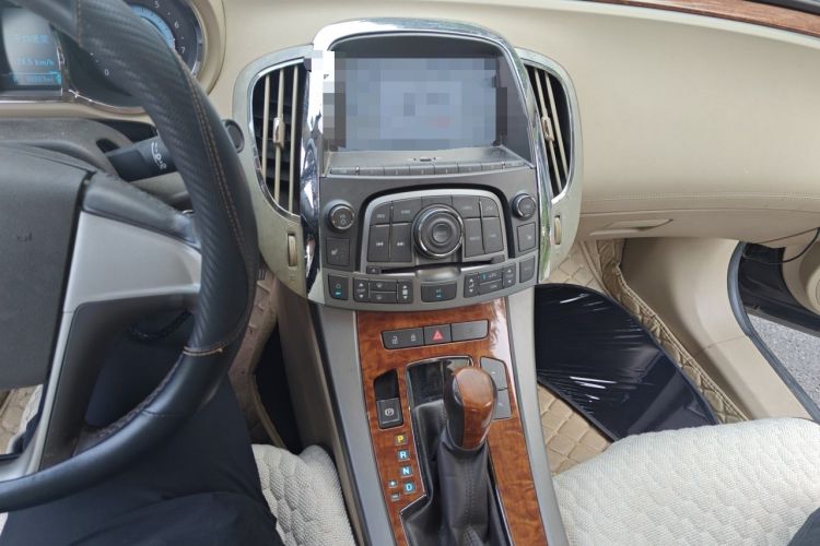 Used Buick LaCrosse 2012 2.4L SIDI Elegant Edition Audio And AC Panel