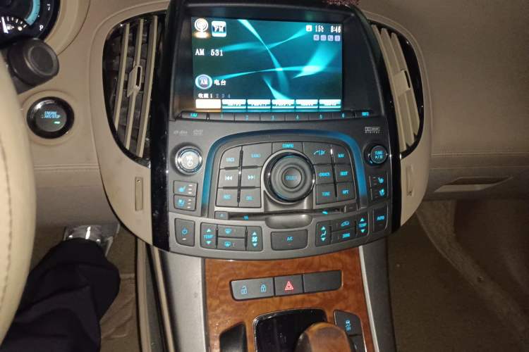 Used Buick LaCrosse 2012 2.4L SIDI Luxury Edition Audio And AC Panel