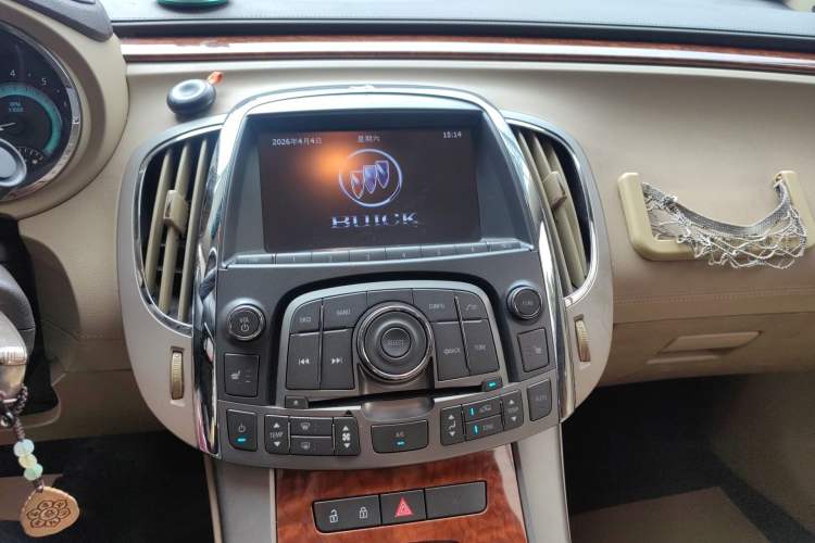 Used Buick LaCrosse 2012 2.4L SIDI Elegant Edition Audio And AC Panel